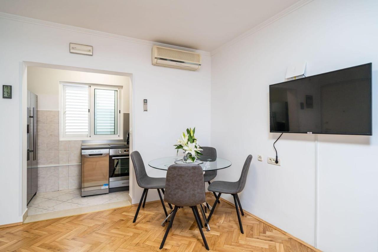 Apartman Knego With Parking Дубровник Екстериор снимка