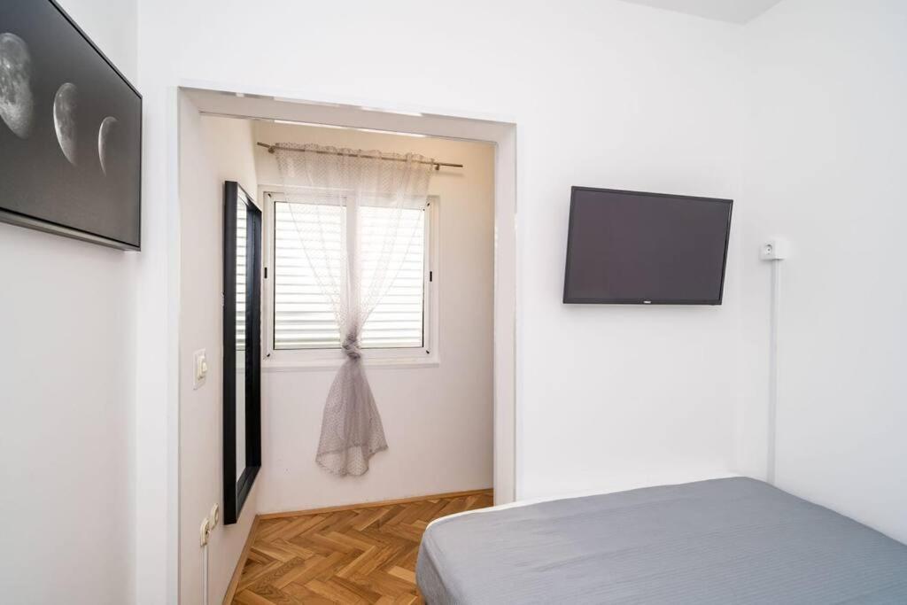 Apartman Knego With Parking Дубровник Екстериор снимка