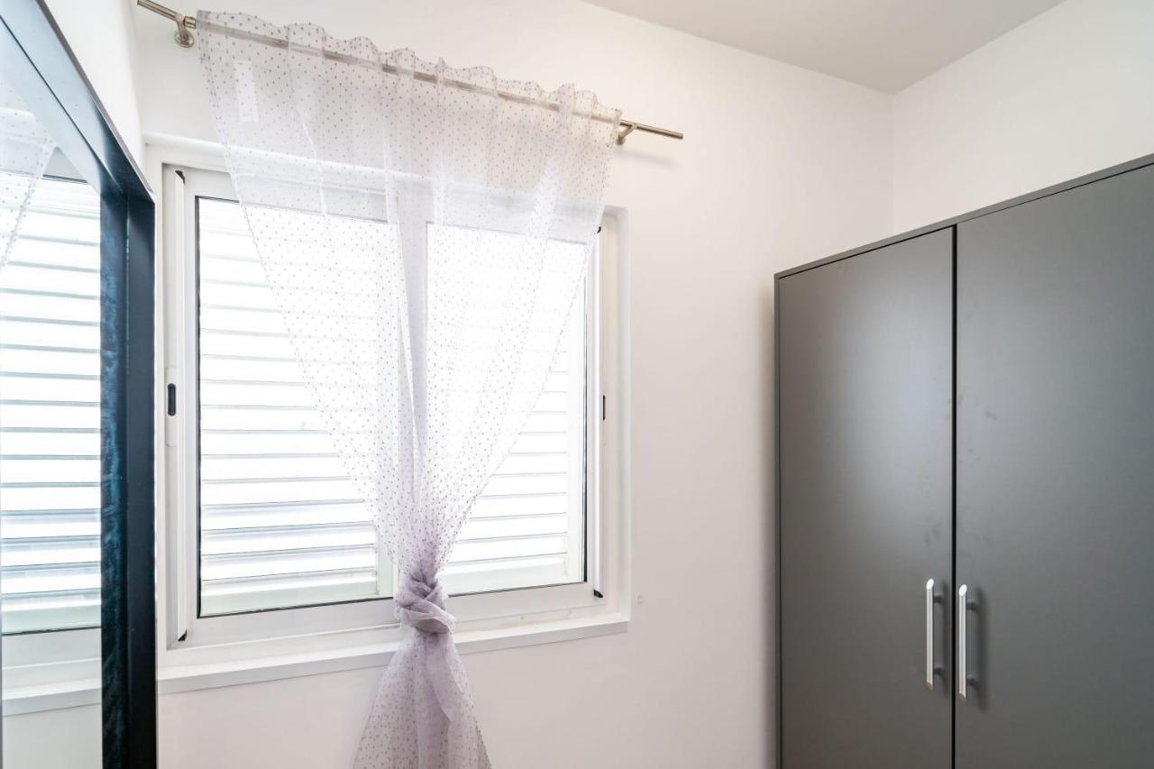 Apartman Knego With Parking Дубровник Екстериор снимка