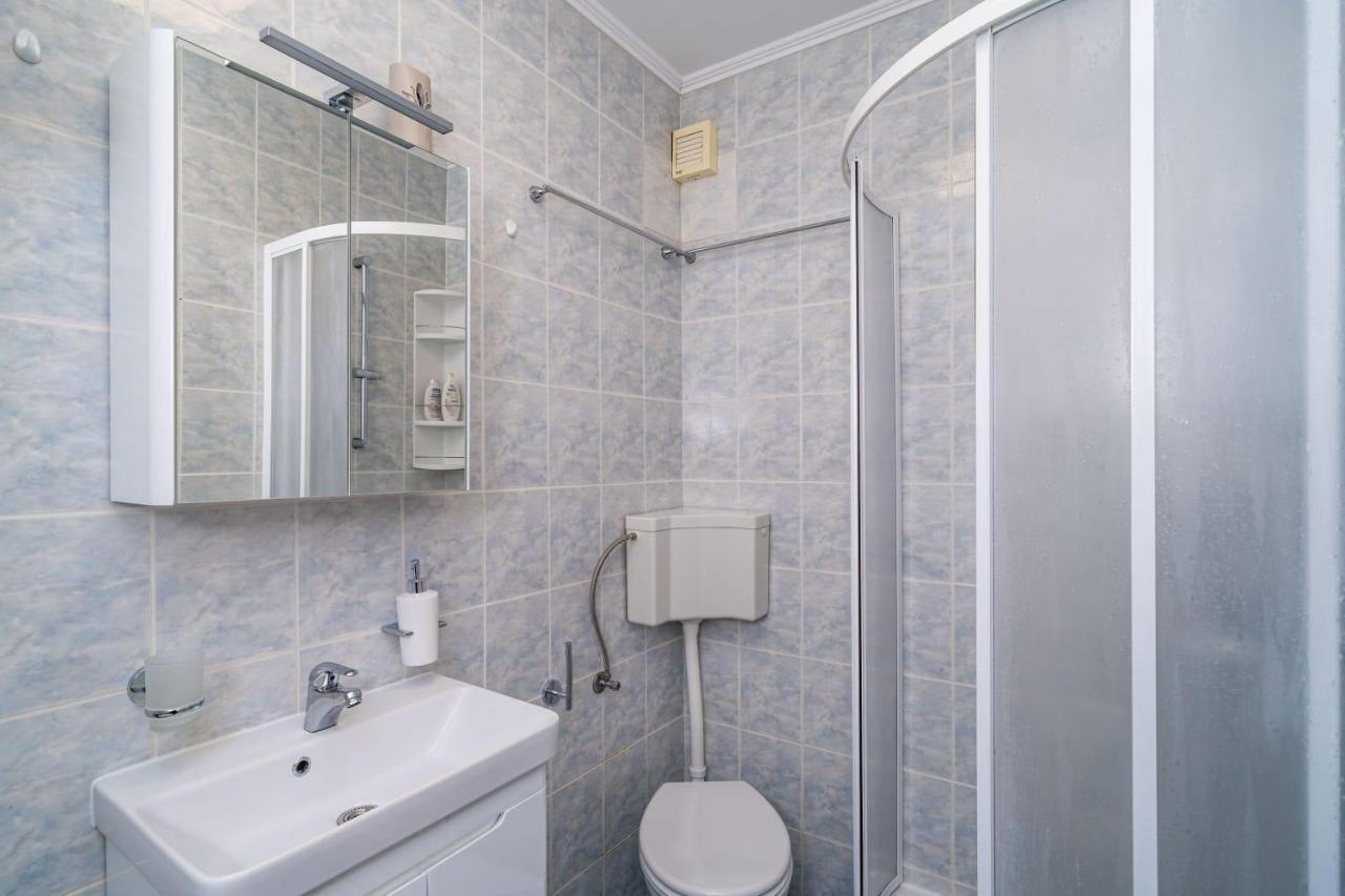 Apartman Knego With Parking Дубровник Екстериор снимка