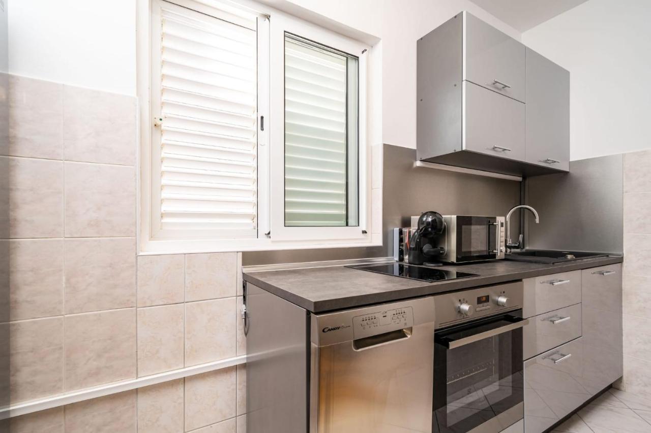 Apartman Knego With Parking Дубровник Екстериор снимка