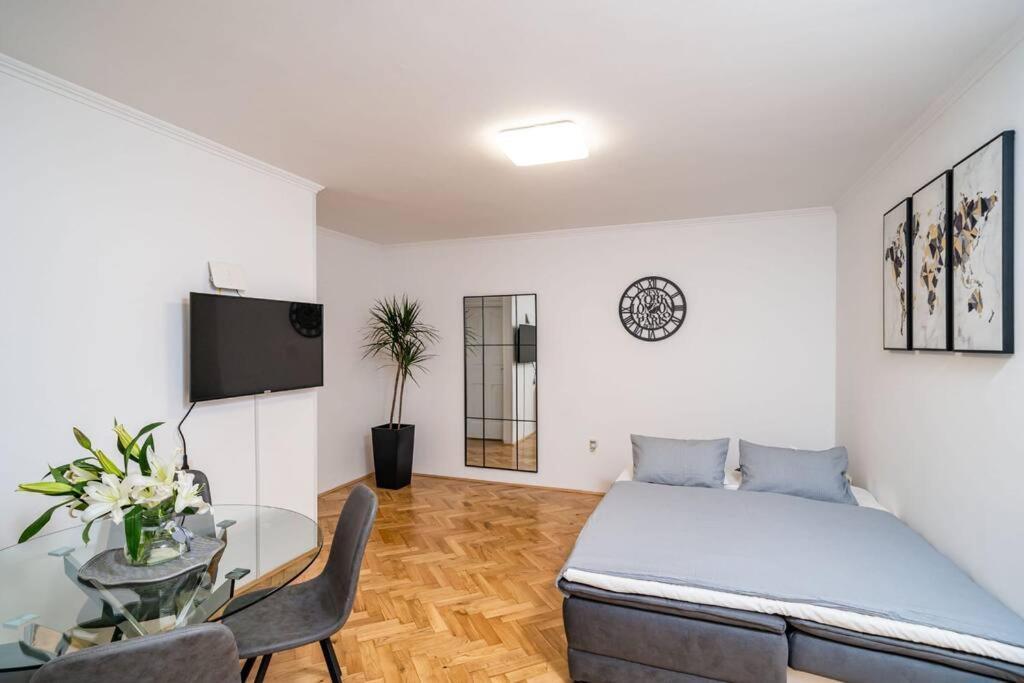 Apartman Knego With Parking Дубровник Екстериор снимка