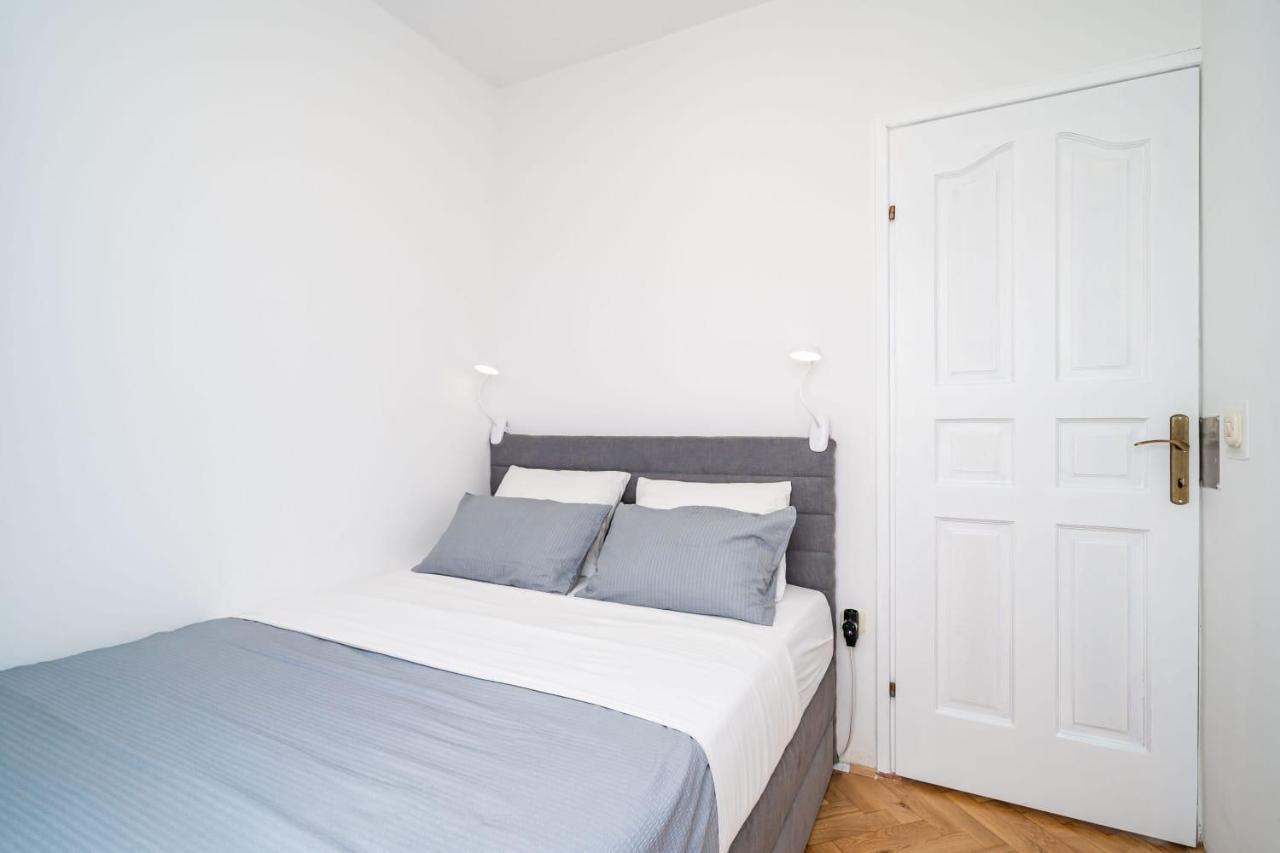 Apartman Knego With Parking Дубровник Екстериор снимка