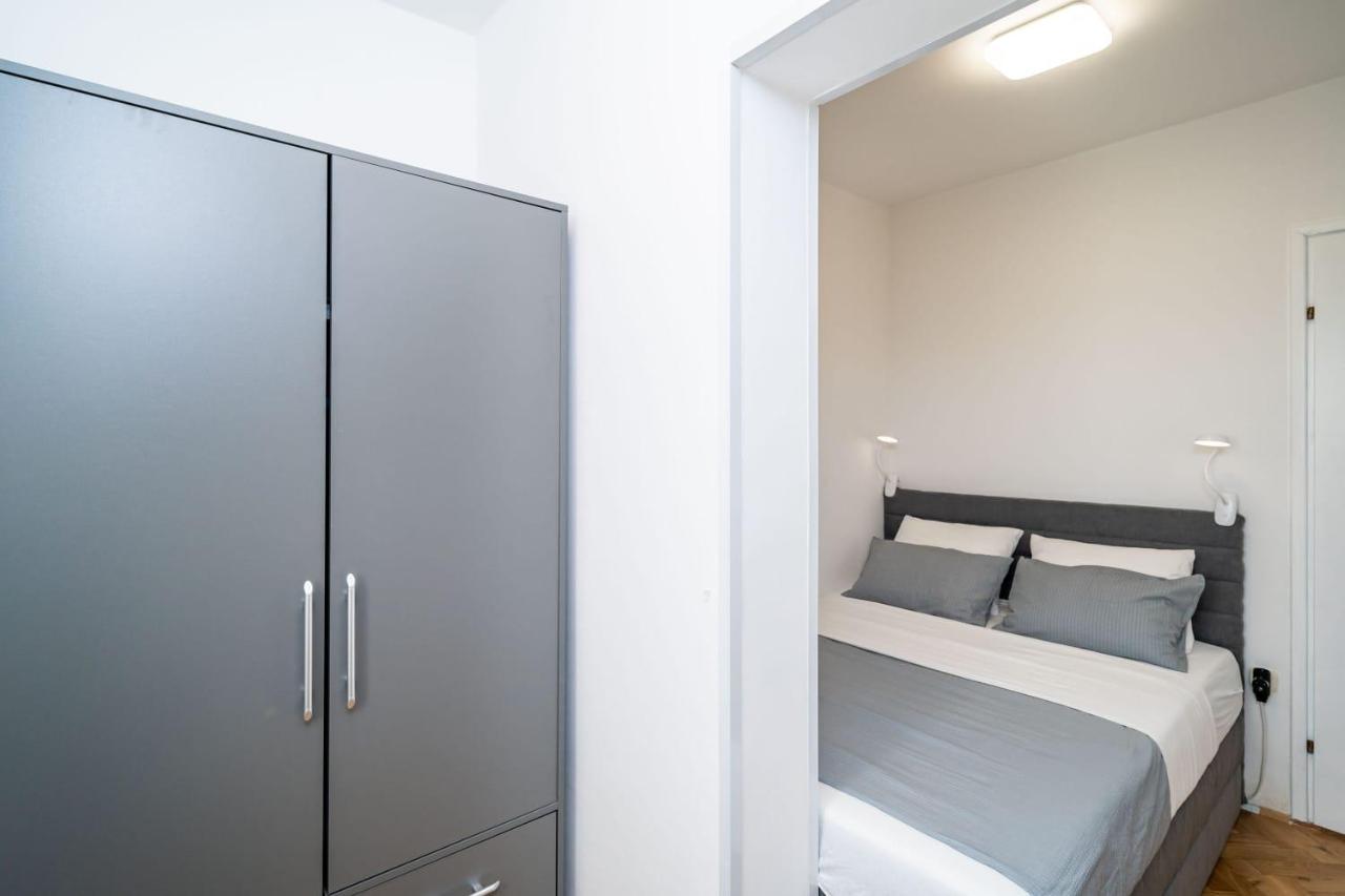 Apartman Knego With Parking Дубровник Екстериор снимка