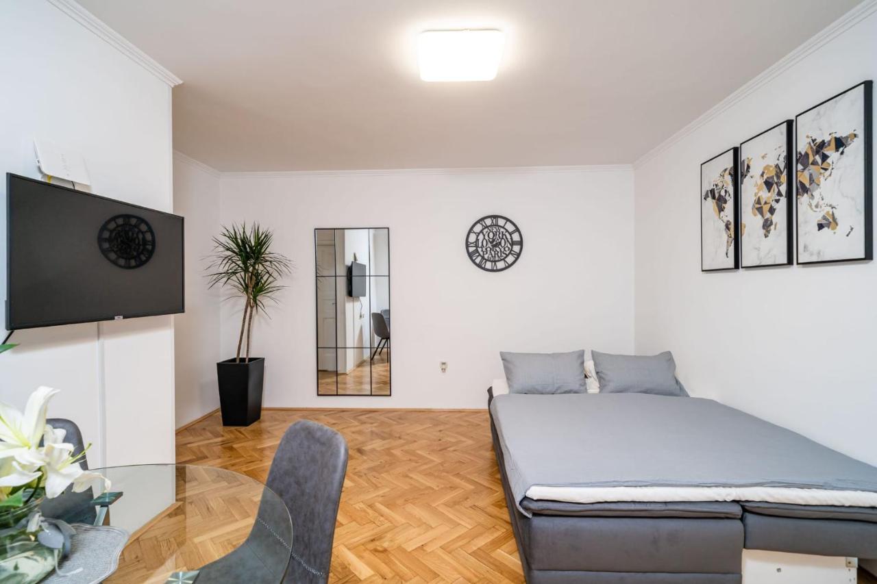 Apartman Knego With Parking Дубровник Екстериор снимка