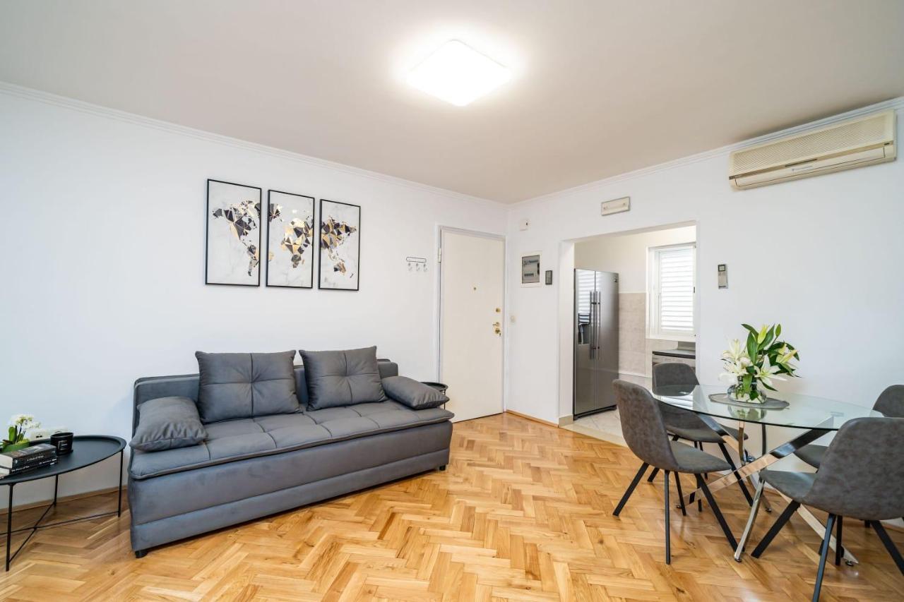 Apartman Knego With Parking Дубровник Екстериор снимка