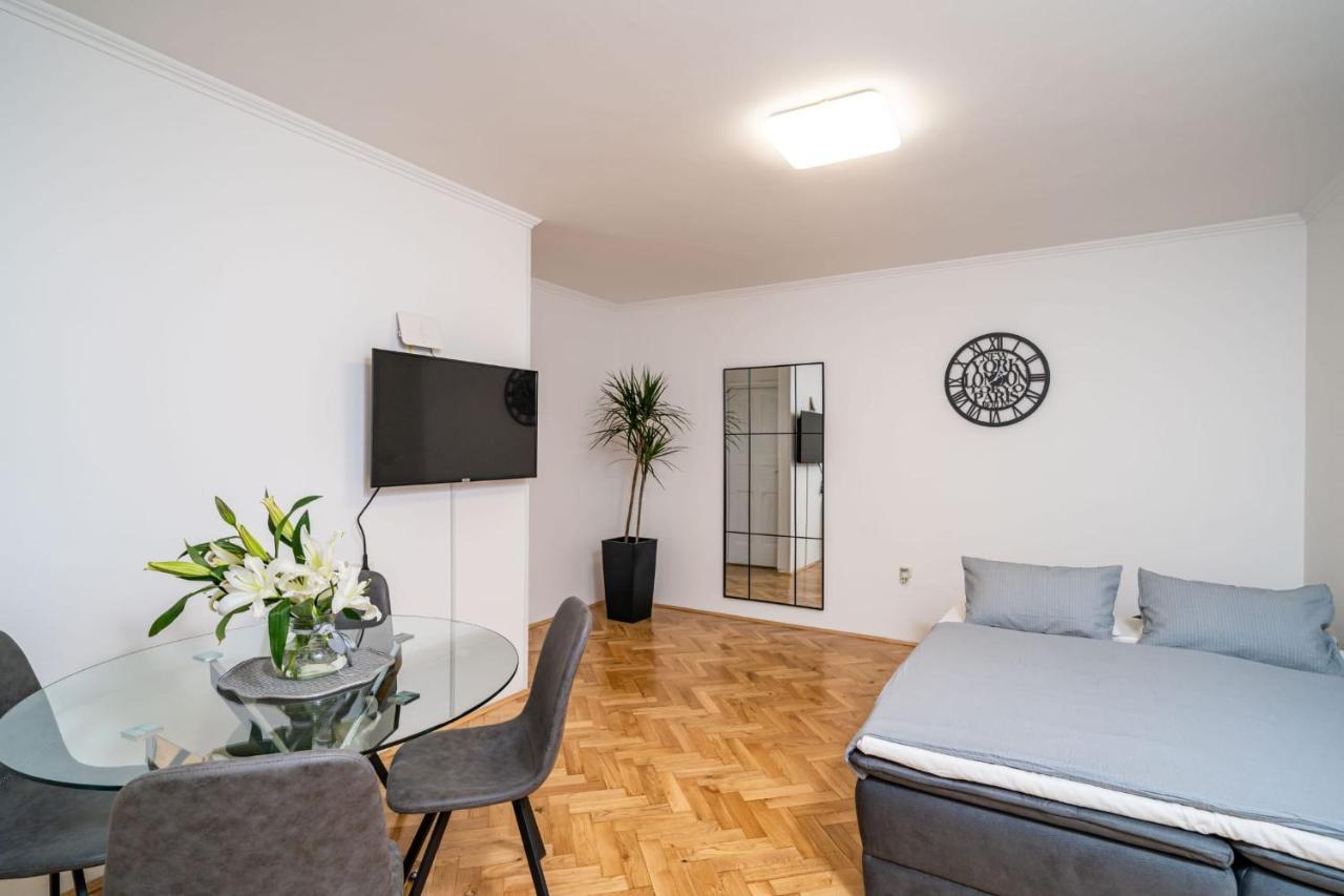 Apartman Knego With Parking Дубровник Екстериор снимка
